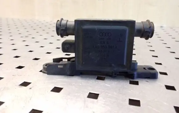 Audi A8 S8 D2 4D Door central lock control unit/module 4A0959981A