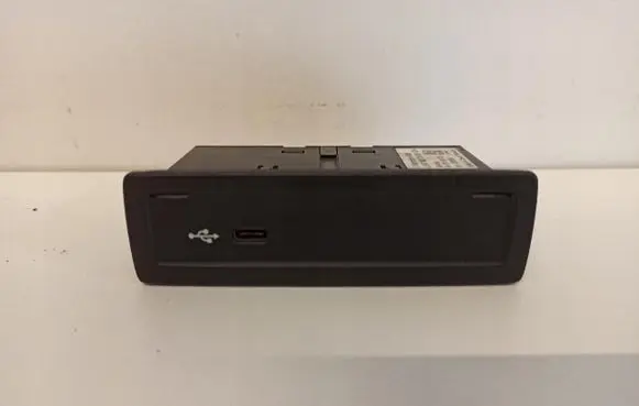 USB socket connector