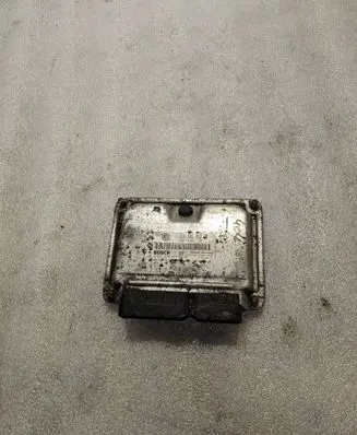 Volkswagen Golf IV Engine control unit/module 038906012fK 28SA5092 0281010683