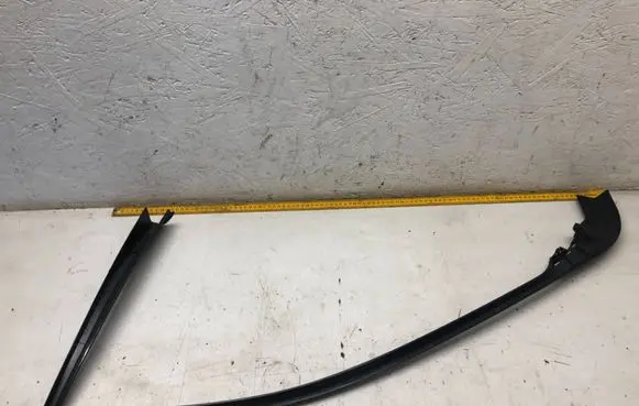 Mercedes-Benz C W203 Other front door trim element A2037250171 14465000