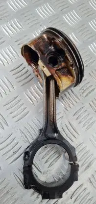 Nissan Murano Z51 Piston with connecting rod