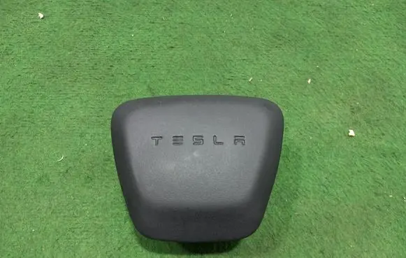Tesla Model X Steering wheel airbag 1625769-00-E ZFR23041112121