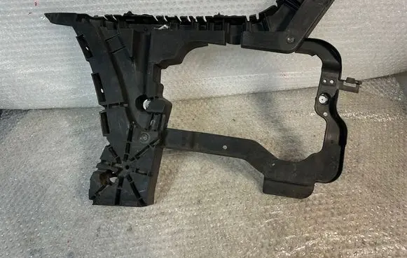 Volvo S90, V90 Rear bumper mounting bracket 31425065