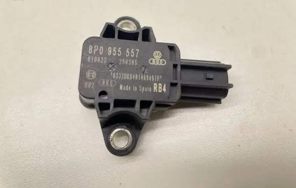 Audi A3 S3 A3 Sportback 8P Airbag deployment crash/impact sensor 8P0955557 250305 010822