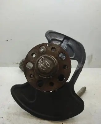 Mercedes-Benz C W204 Front wheel hub spindle knuckle A2043331114 R20305