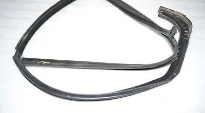 Renault Trafic III (X82) Rubber seal front door window/glass 803317310R