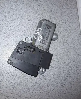BMW 5 E39 Wiper motor 8361640