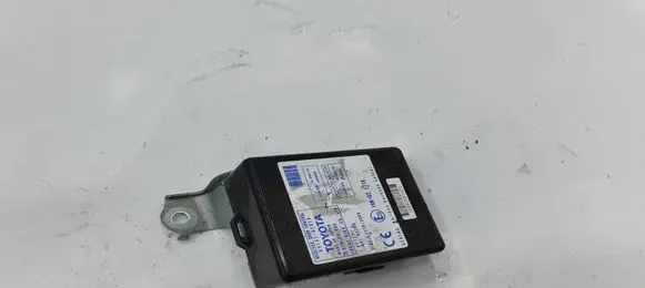 Toyota Corolla Verso AR10 Door control unit/module 897410F010