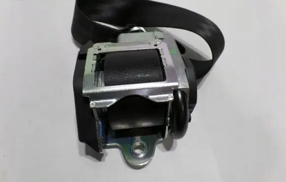 Audi A4 S4 B7 8E 8H Front seatbelt 8H0857705D