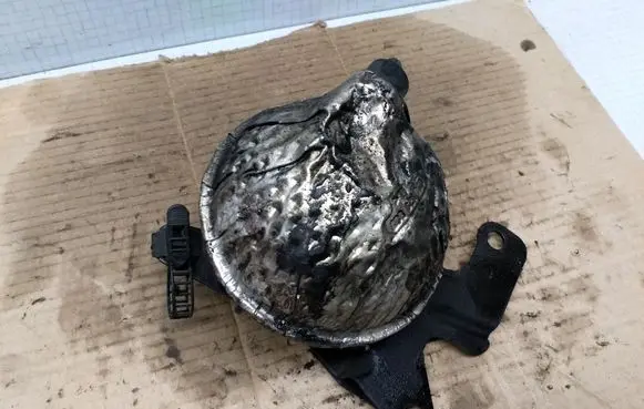 Volkswagen PASSAT B5.5 Vacuum air tank 