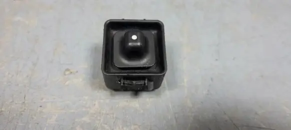 Mercedes-Benz E W124 Wing mirror switch 1248201810