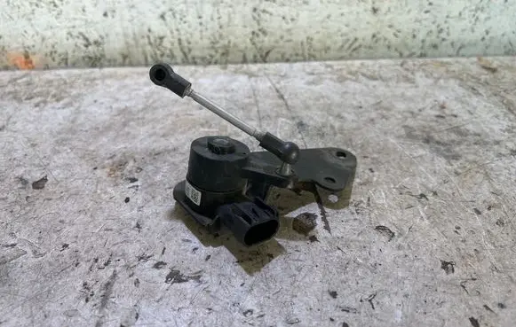 Ram 1500 Rear height level sensor lever 68277076AC 64304W50W08 T11130201667