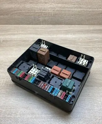 BMW 5 E34 Fuse box set 8365744 8351700 1388533