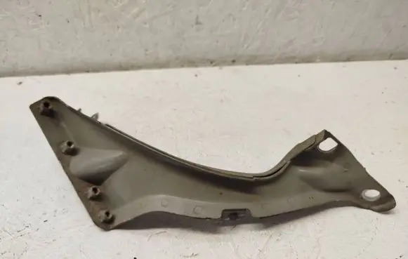 Audi A6 C7 Fender mounting bracket 4G0821135A