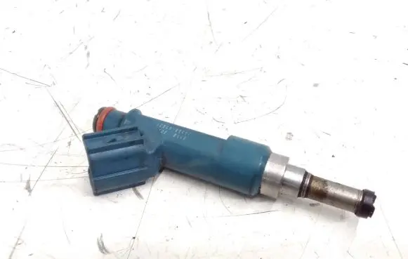 Lexus CT 200H Fuel injector 2325037021 211032626