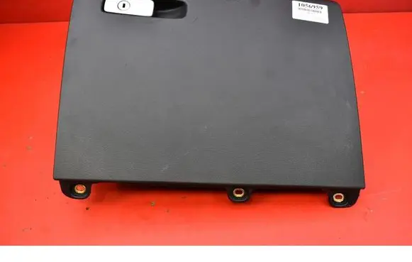 Audi Q3 8U Glove box 8U1857035