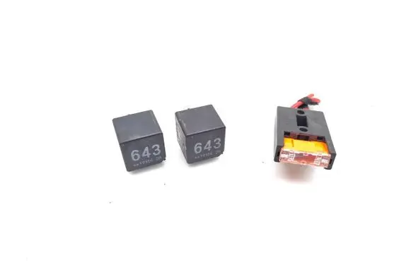 Audi A5 8T 8F Other relay 8K0951253 V23136B6X72