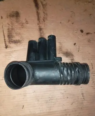 Seat Toledo IV (NH) Air intake duct part 04E129651
