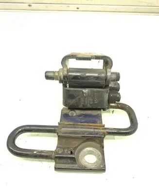 Audi A4 S4 B6 8E 8H Front door upper hinge 8N0831