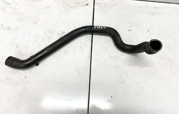 Volkswagen PASSAT B6 Engine coolant pipe/hose