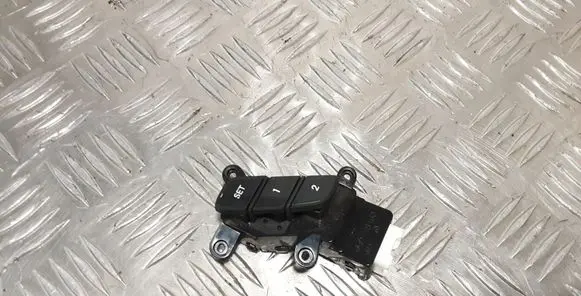 Hyundai Santa Fe Seat memory switch 29916876