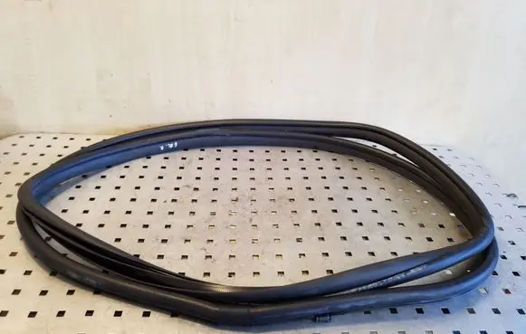 Toyota Verso Rear door rubber seal (on body) 