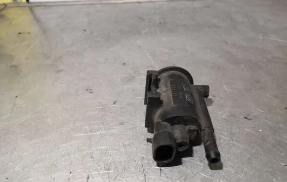 KIA Carnival Vacuum valve 920421