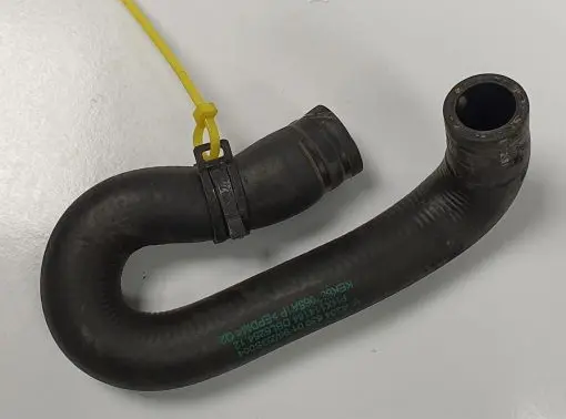 Mercedes-Benz C W204 Engine coolant pipe/hose A2048300196