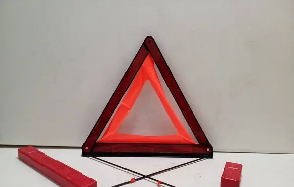 Mercedes-Benz GLB X247 Emergency warning sign A1718900097