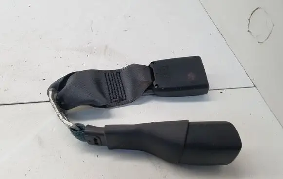 Toyota Prius (XW20) Middle seatbelt buckle (rear) 14667 B490