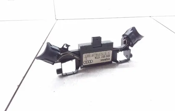 Audi A4 S4 B5 8D Alarm control unit/module 8D0951177A 70103060