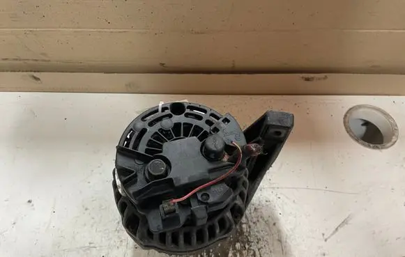 Volvo S60 Generator/alternator 8676498 0124525029