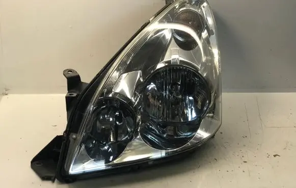 Toyota Corolla Verso AR10 Headlight/headlamp 811700F010 7357230400