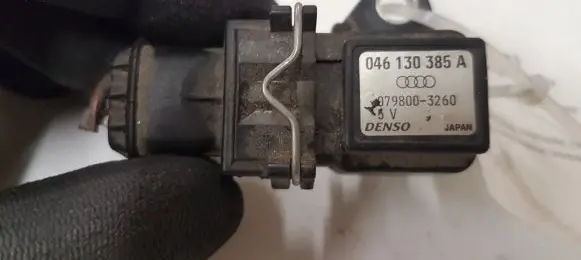 Audi A6 S6 C5 4B Air pressure sensor 046130385A