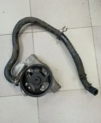 Chrysler Town & Country V Power steering pump 05184594AF