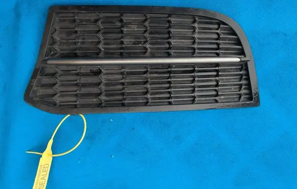 BMW 5 F10 F11 Front bumper lower grill 8055133