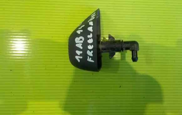 Land Rover Freelander 2 - LR2 Headlight washer pump LEWY 11AB14 D150FFFECDE44FF091