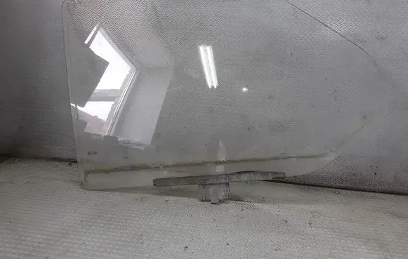 Volkswagen Transporter - Caravelle T4 Front door window/glass (coupe) 