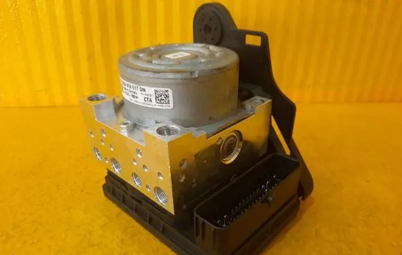 Volkswagen PASSAT B8 ABS Pump 5Q0614517DN
