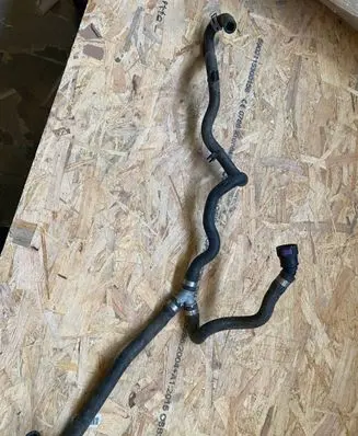 Volvo XC90 Engine coolant pipe/hose 32222715