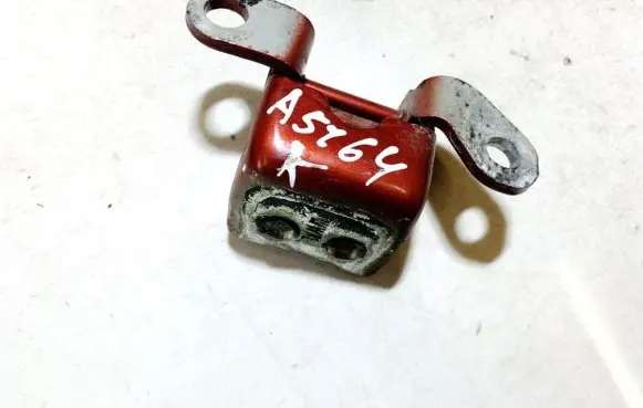 Honda CR-V Rear door lower hinge