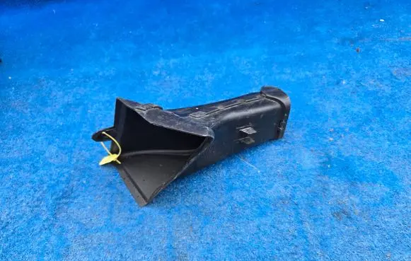 BMW M3 G80 Intercooler air guide/duct channel 8072097