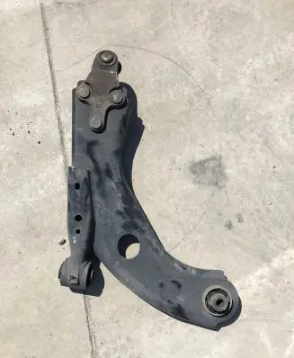 Citroen C4 II Picasso Front control arm 98138523