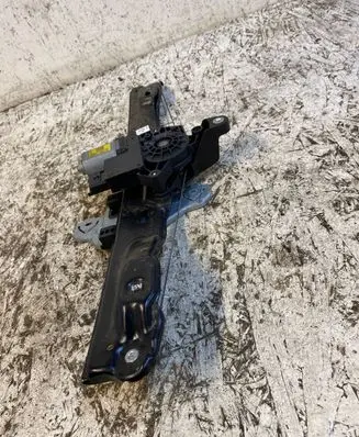 Renault Kadjar Front door window regulator with motor 807218568r