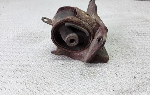 Engine mount bracket