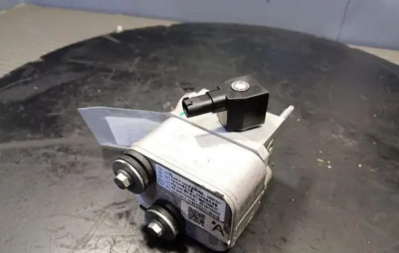 Bedford Astra Coolant level relay 