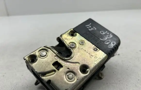 Peugeot 806 Front door lock