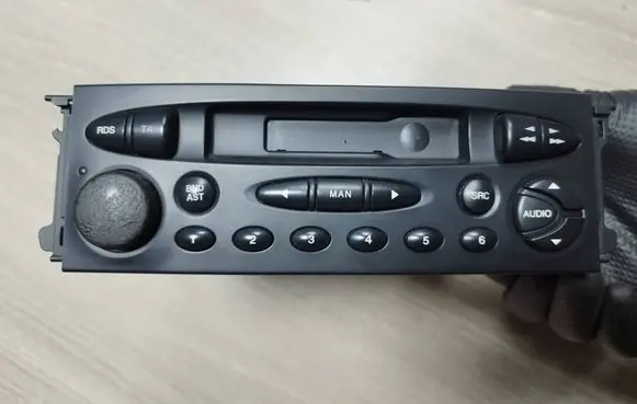 Citroen Xsara Radio/GPS head unit trim 