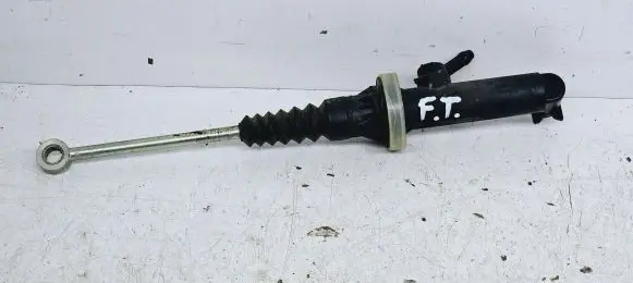 Clutch slave cylinder