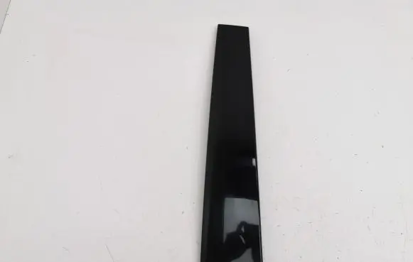 Citroen C4 III e-C4 Front door glass trim molding 98311272XK